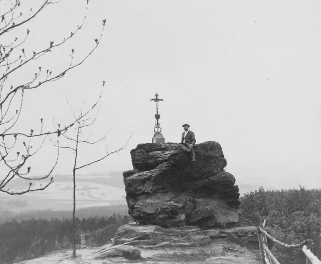 MUDr. Ehler na křemešnické skalce. Foto: archiv Muzea Vysočiny Pelhřimov