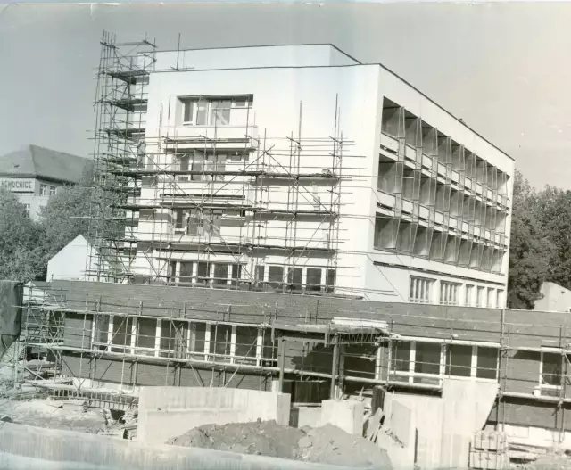 Hotel Rekrea před dokončením.
