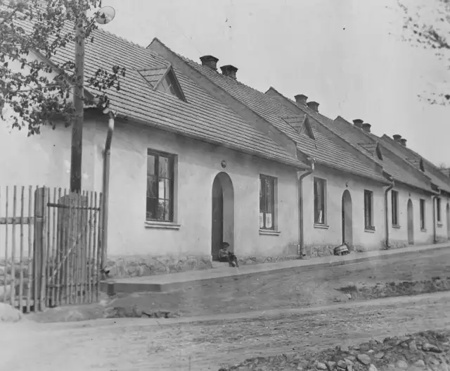 Ulice Humpolecká, dělnické domky postavené v letech 1924 - 25 v rámci zlepšení bytové situace v Pelhřimově.