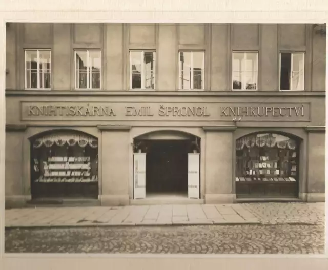 Špronglovo knihkupectví - rok 1933.