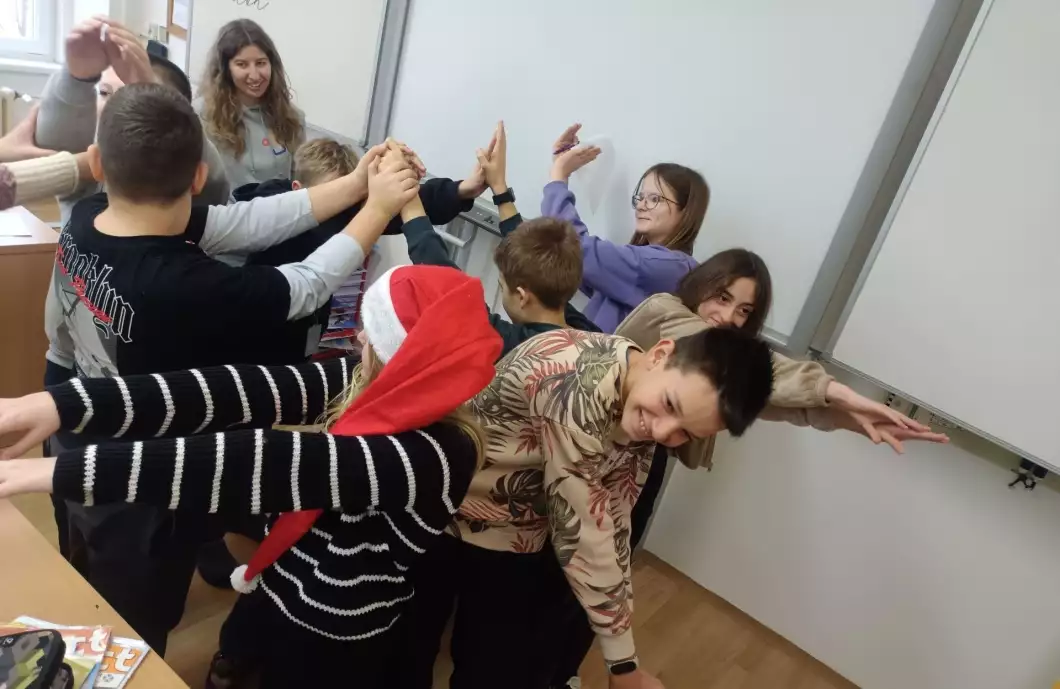 Vánoce s dobrovolníky z Hodiny H v ZŠ Osvobození