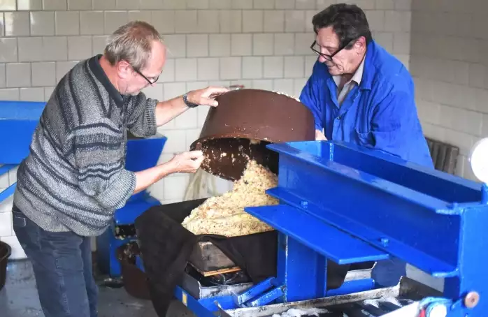 Začíná moštování, prodávat se budou i přebytky