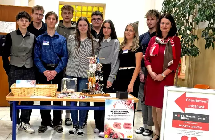 Kreativita, hry i dobroty: žáci GYOA pomáhali potřebným