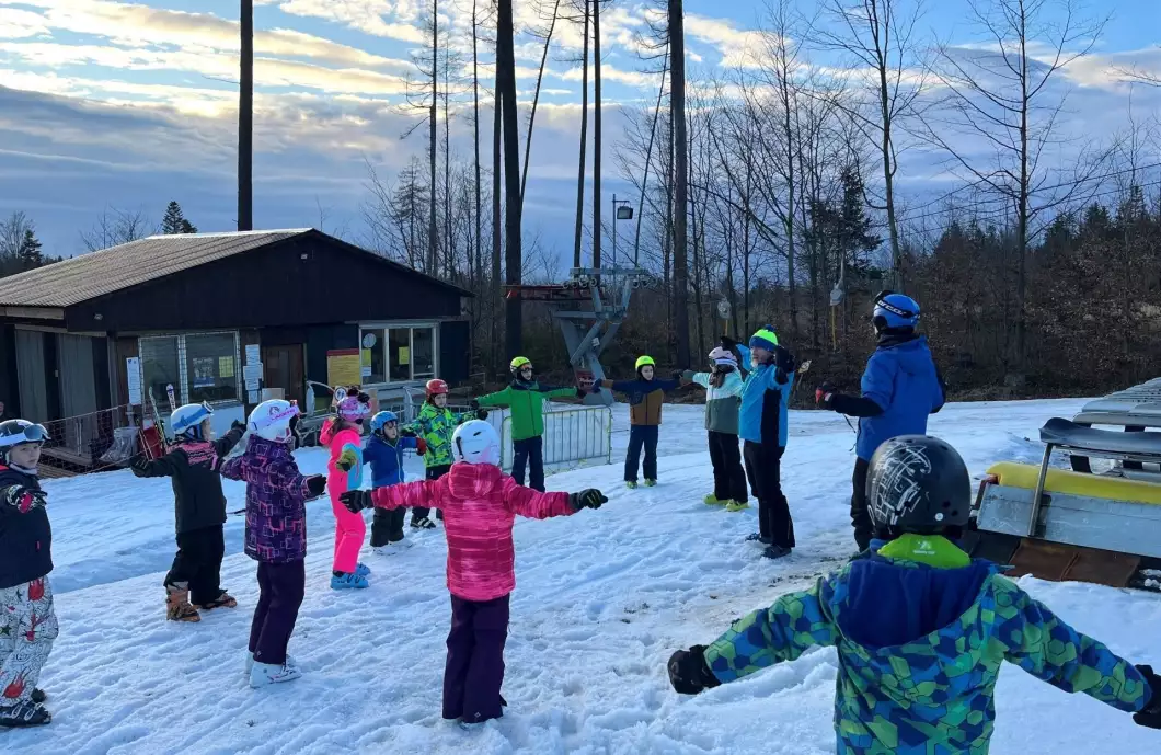Počasí lyžařům přeje. Oddíl zahájil tréninky
