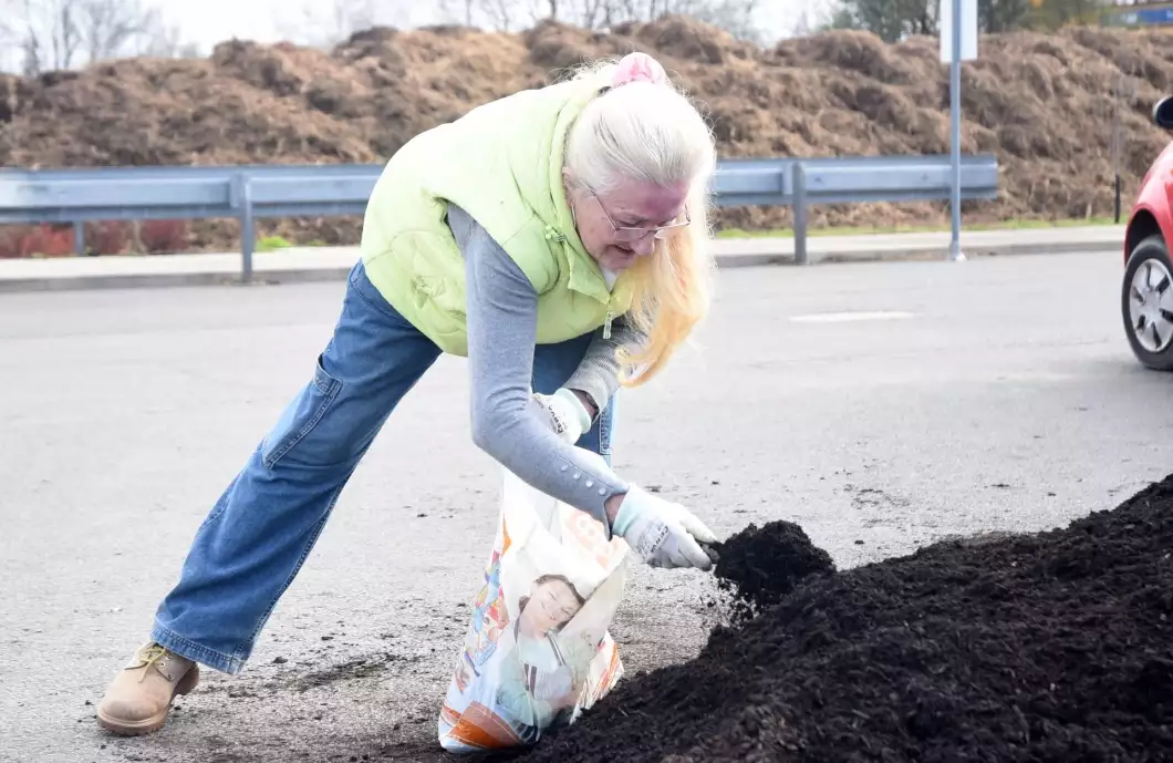 Technické služby rozdávaly kompost, zájem byl značný