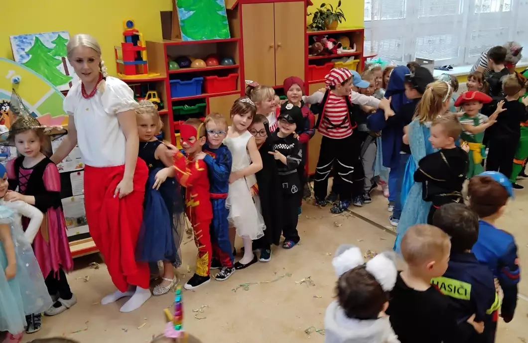 Mateřskou školu U Stínadel ovládlo karnevalové veselí