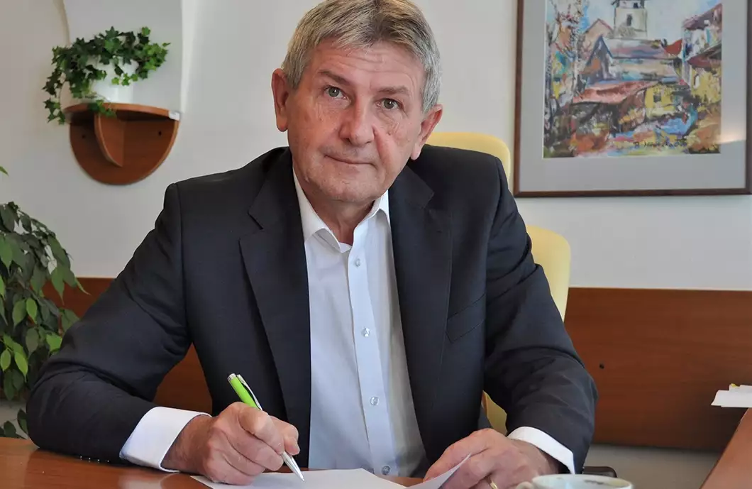 Snažíme se investovat do oblastí, které jsou pro obyvatele důležité, říká starosta Med