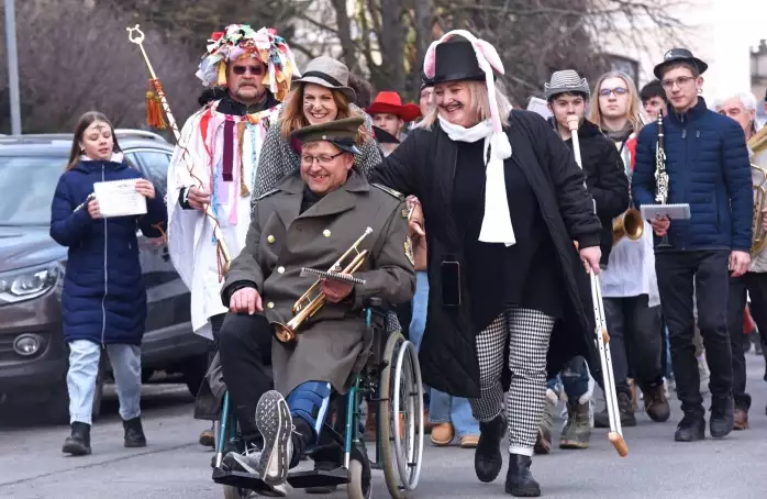 Rej masek v ulicích. Pelhřimov si užíval masopust