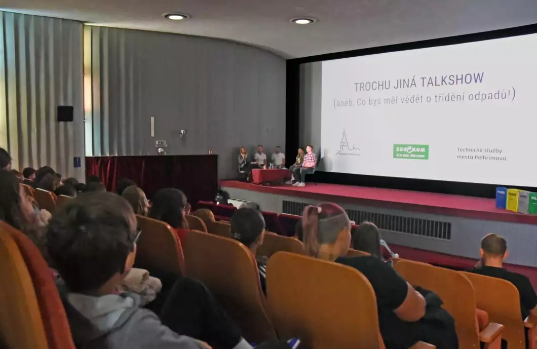 Edukace v kině Vesmír motivovala k třídění odpadů
