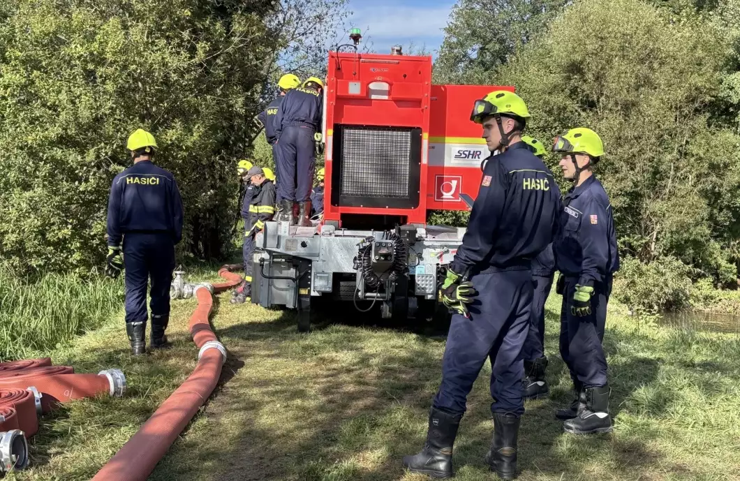 Hasiči trénovali odčerpávání vody při povodních