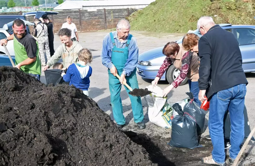 Technické služby opět umožní nabrat si zdarma pytel kompostu