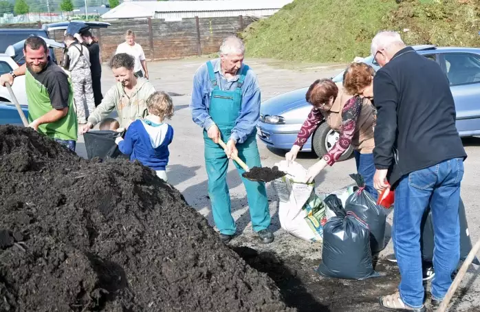 Technické služby opět umožní nabrat si zdarma pytel kompostu