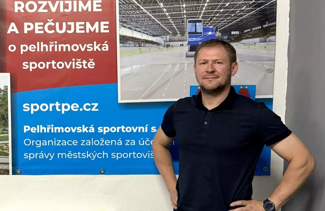 Léto venku, zima uvnitř. Pelhřimov bruslí dřív než ostatní