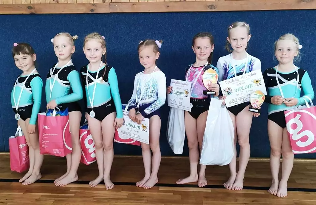 Malým gymnastkám se dařilo. Přivezly kompletní sadu medailí