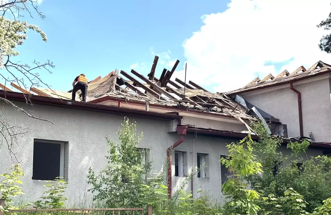 Nové parkoviště v nemocnici pojme třicet aut