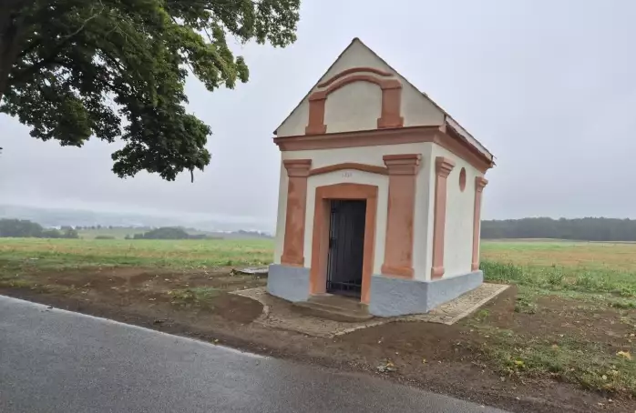 Město zachránilo kapličku i s podpisy z 19. století