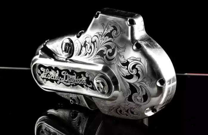 Duše kovu: výstava ryteckých prací Iris Fojtíkové