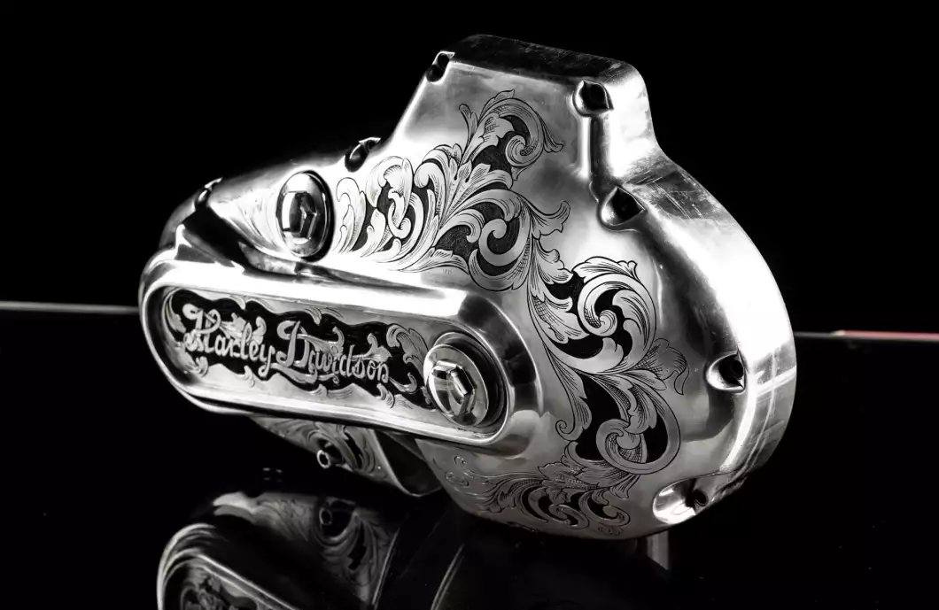 Duše kovu: výstava ryteckých prací Iris Fojtíkové