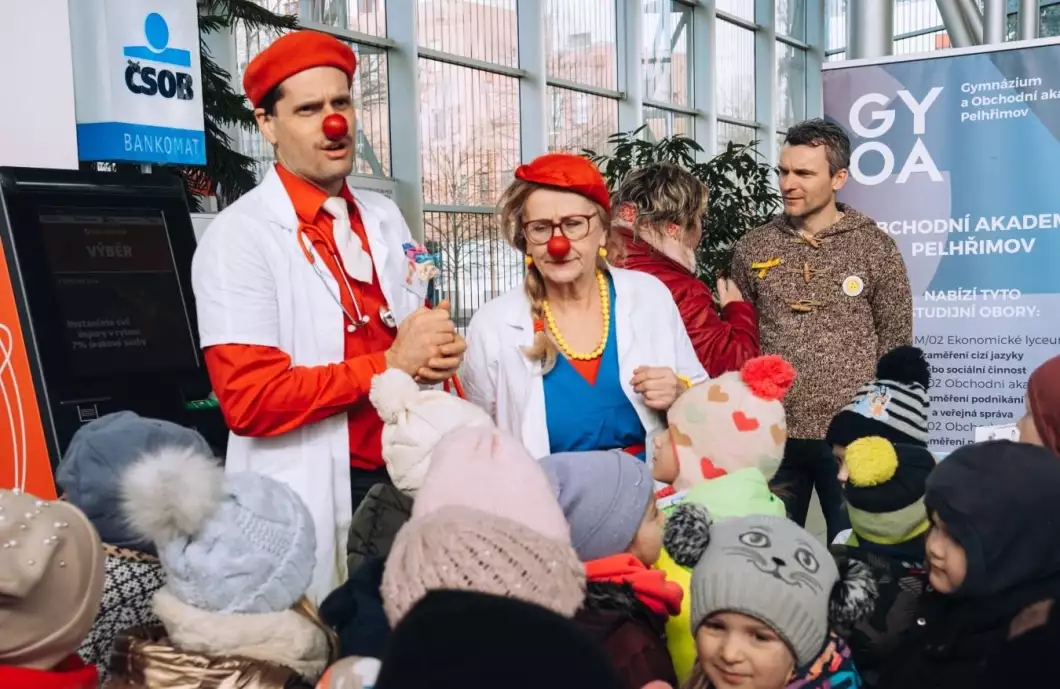 Školy spolupracují. Cílem je pomáhat potřebným