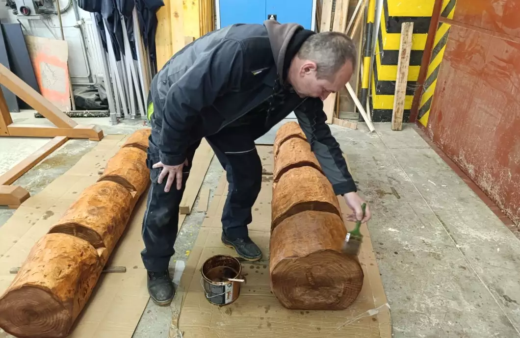 Z kmene vánočního stromu vznikly nové kolostavy