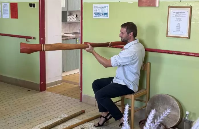Od fujary po tibetskou mísu: pacienti poznávali hudbu světa