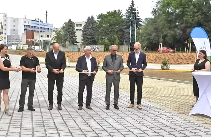 Nové parkoviště u Bělé rozšířilo kapacitu centra města