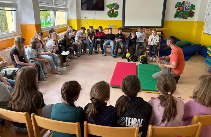 Beseda o psech přinesla dětem zážitky i důležité rady