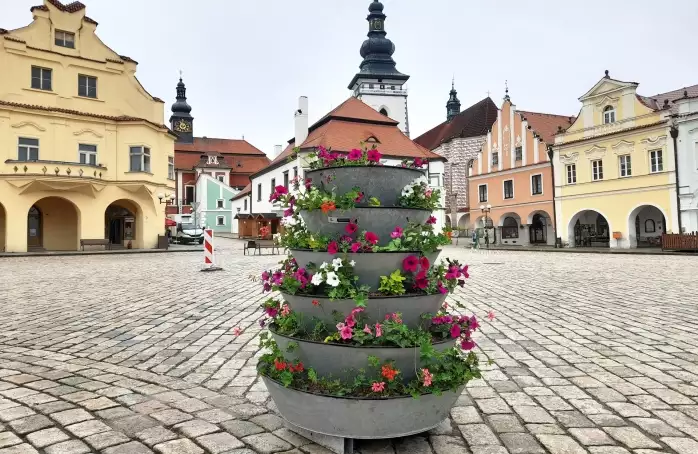 Květinová výzdoba v Pelhřimově bude bohatší
