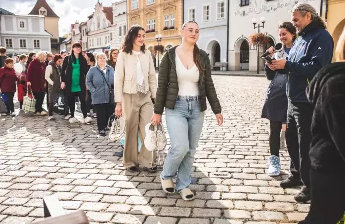 Na podporu mobilních hospiců se sešlo 316 lidí v bačkorách