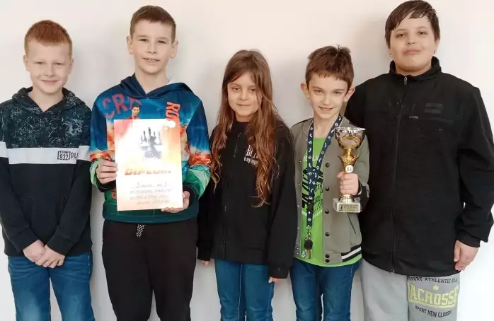 Mladí šachisté ze ZŠ Osvobození vybojovali bronz