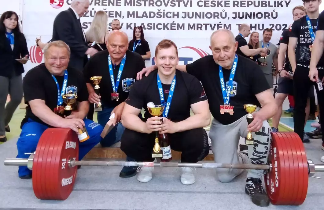 Čtyři medaile doprovodil rekord Víta Okrouhlého