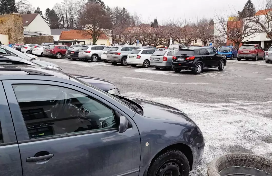 Parkování v centru města je upraveno novým nařízením