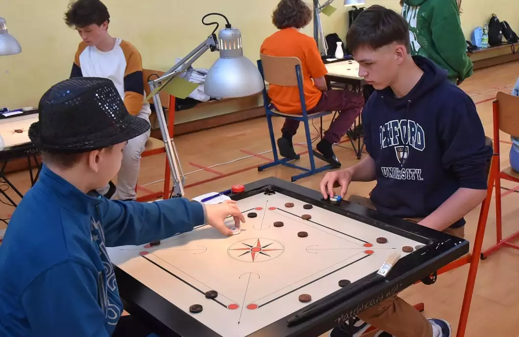 Střední škola hostila šampionáty v carromu