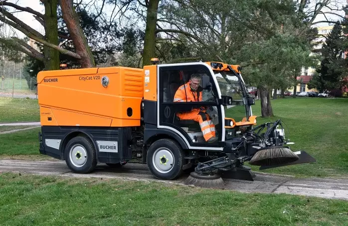 Nový čistící stroj si poradí i s méně přístupnými místy