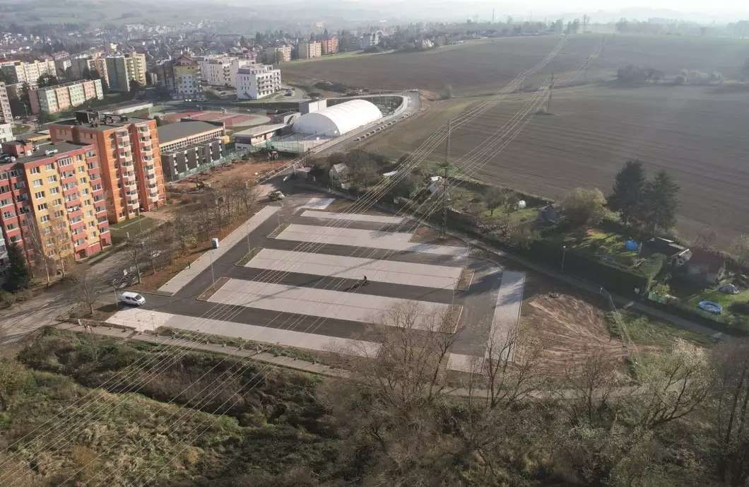 V Táborské ulici přibylo 179 parkovacích míst