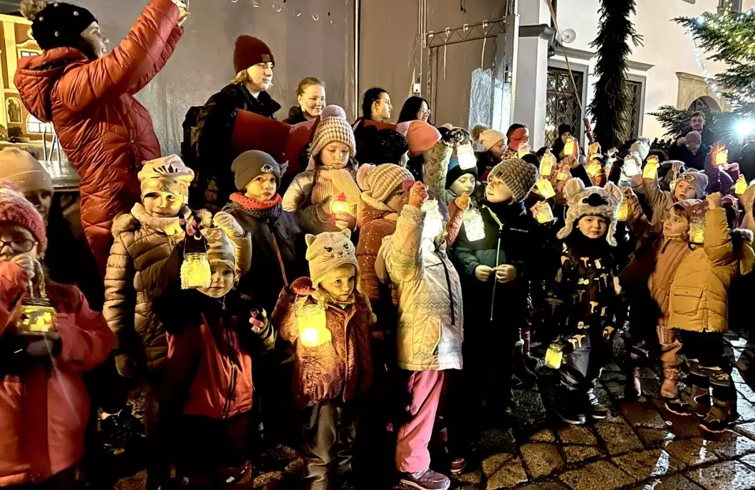 Děti z mateřské školy si zazpívaly se sborem Duha