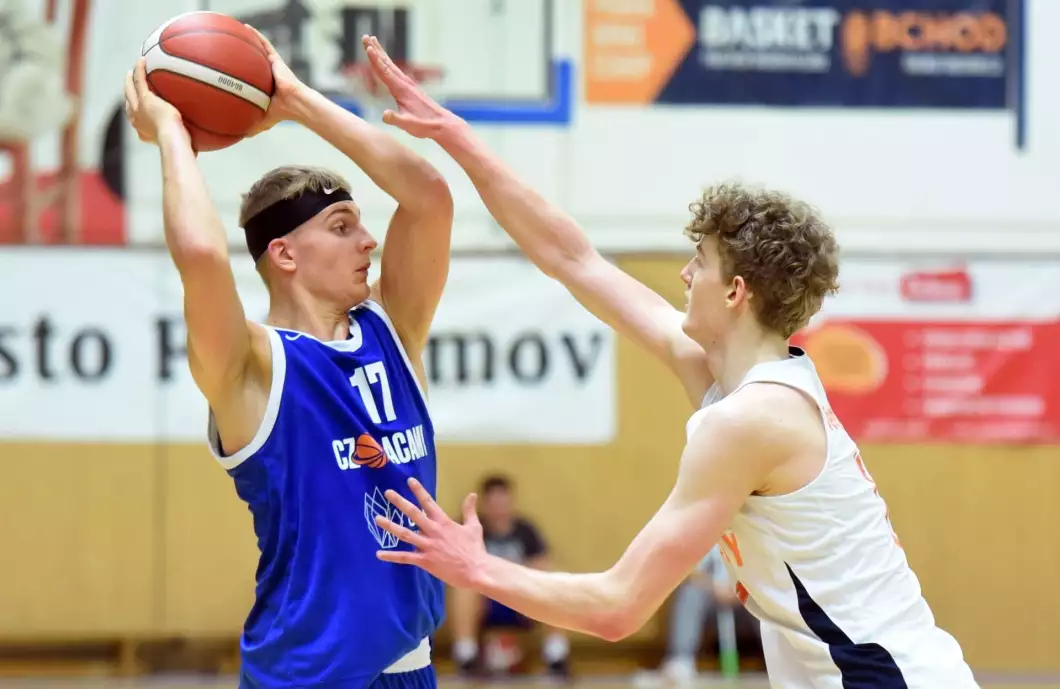 Basketbalové klání budoucích hvězd vyhráli Litevci