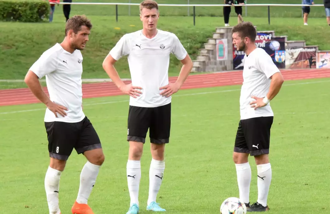 Porážíme se dětinskými chybami, zlobí se trenér fotbalistů Zeman