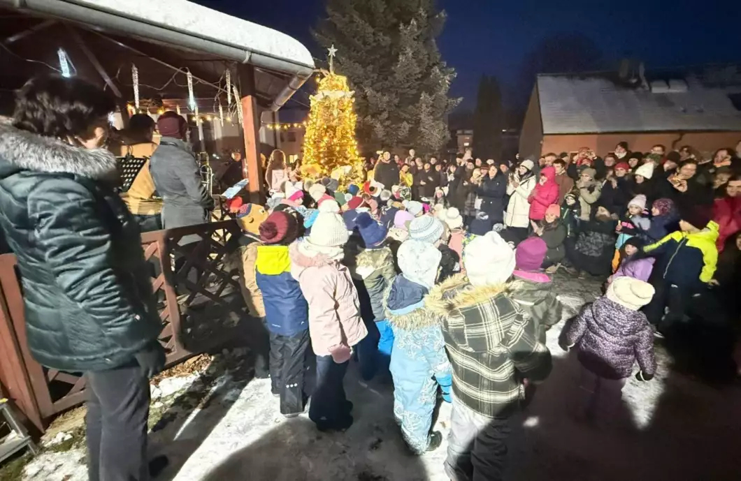 MŠ Pod Náspem prožila kouzelný adventní podvečer