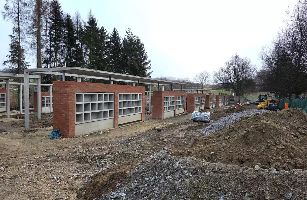 Hřbitov se dočká bronzové kašny a kříže