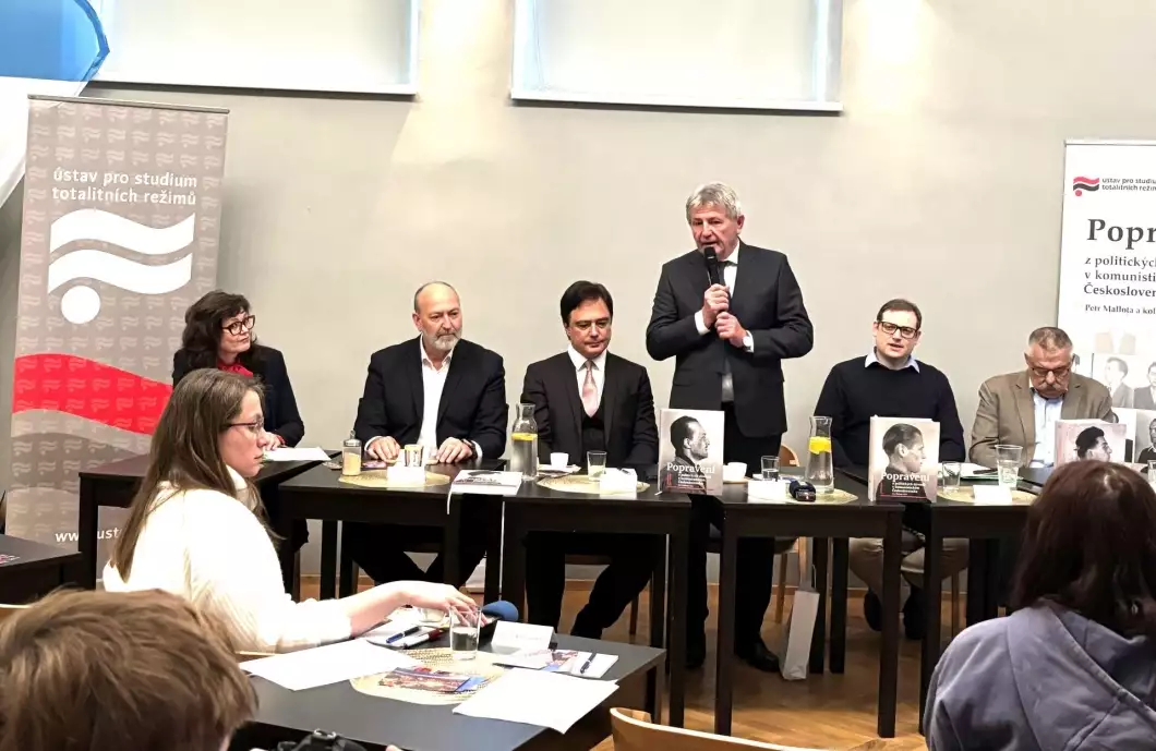 Čtyři svazky svědectví: Pelhřimov hostil prezentaci publikace