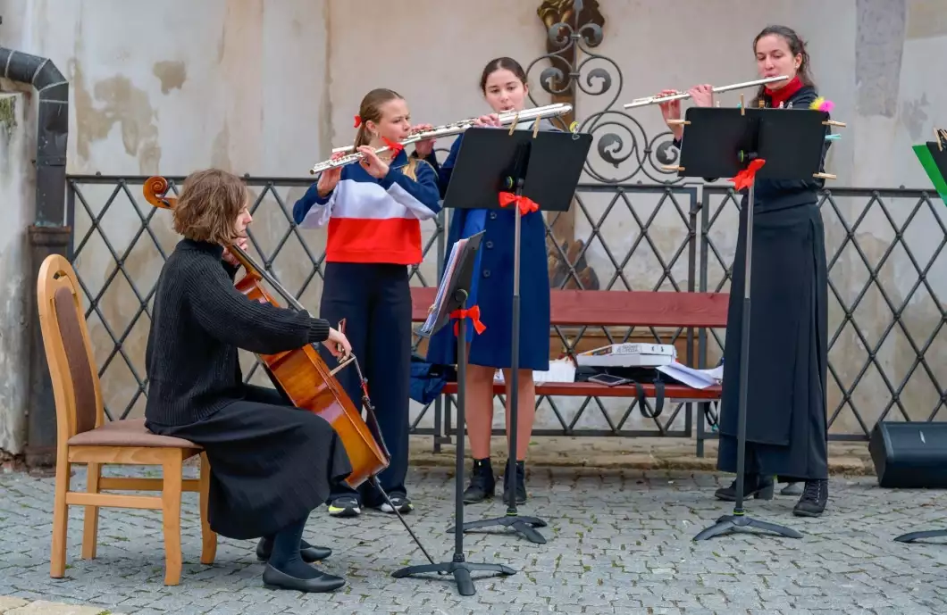 Kostely opět ožily. Noc plná hudby, světel svíček a příběhů