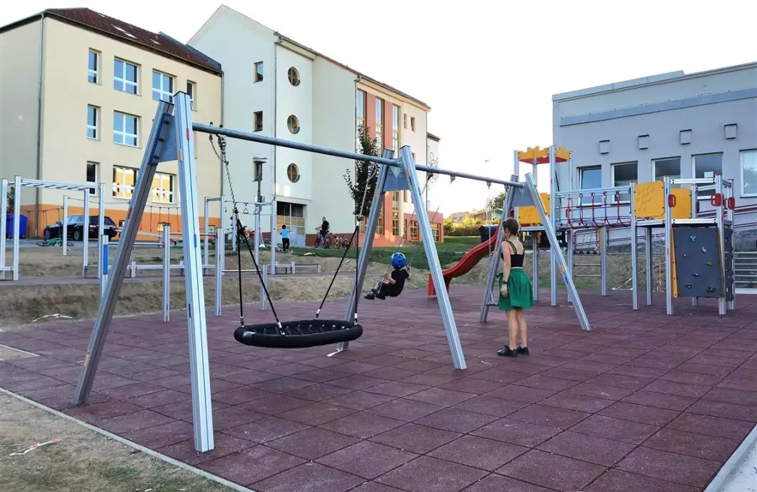 Dočasné uzavření hřiště u ZŠ Krásovy domky