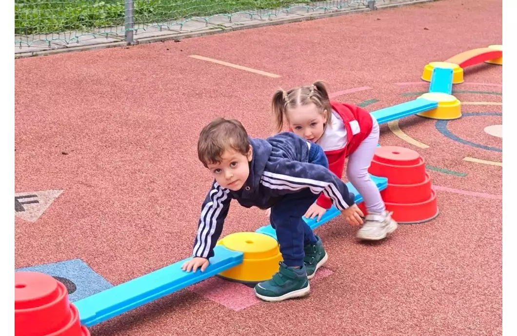 MŠ Pražská ožila švestkobraním a rodinným setkáním