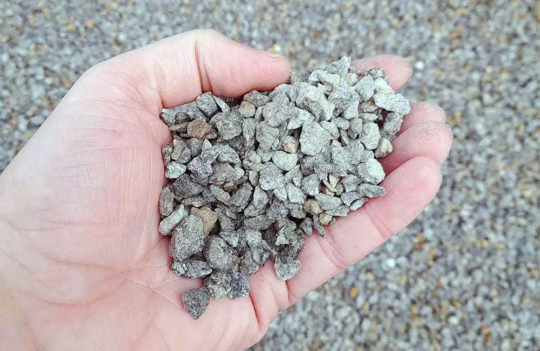 Pomozte s údržbou chodníků, posyp dostanete zdarma