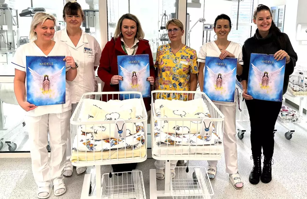 Andělské kalendáře zdobí oddělení a ambulance Nemocnice Pelhřimov