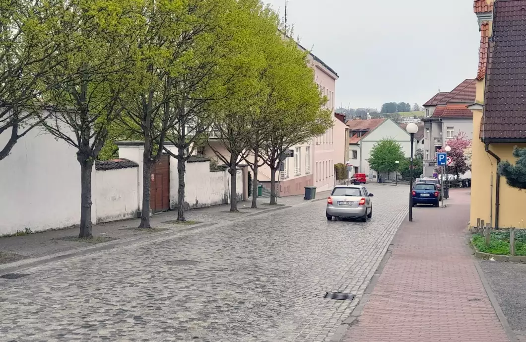 Ulice Solní a Tylova budou mít jednosměrný provoz